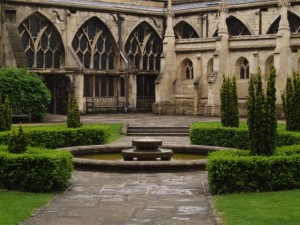A cloister garden with central fountain and four walkways representing the four rivers of Eden. Courtesy geograph.org.uk